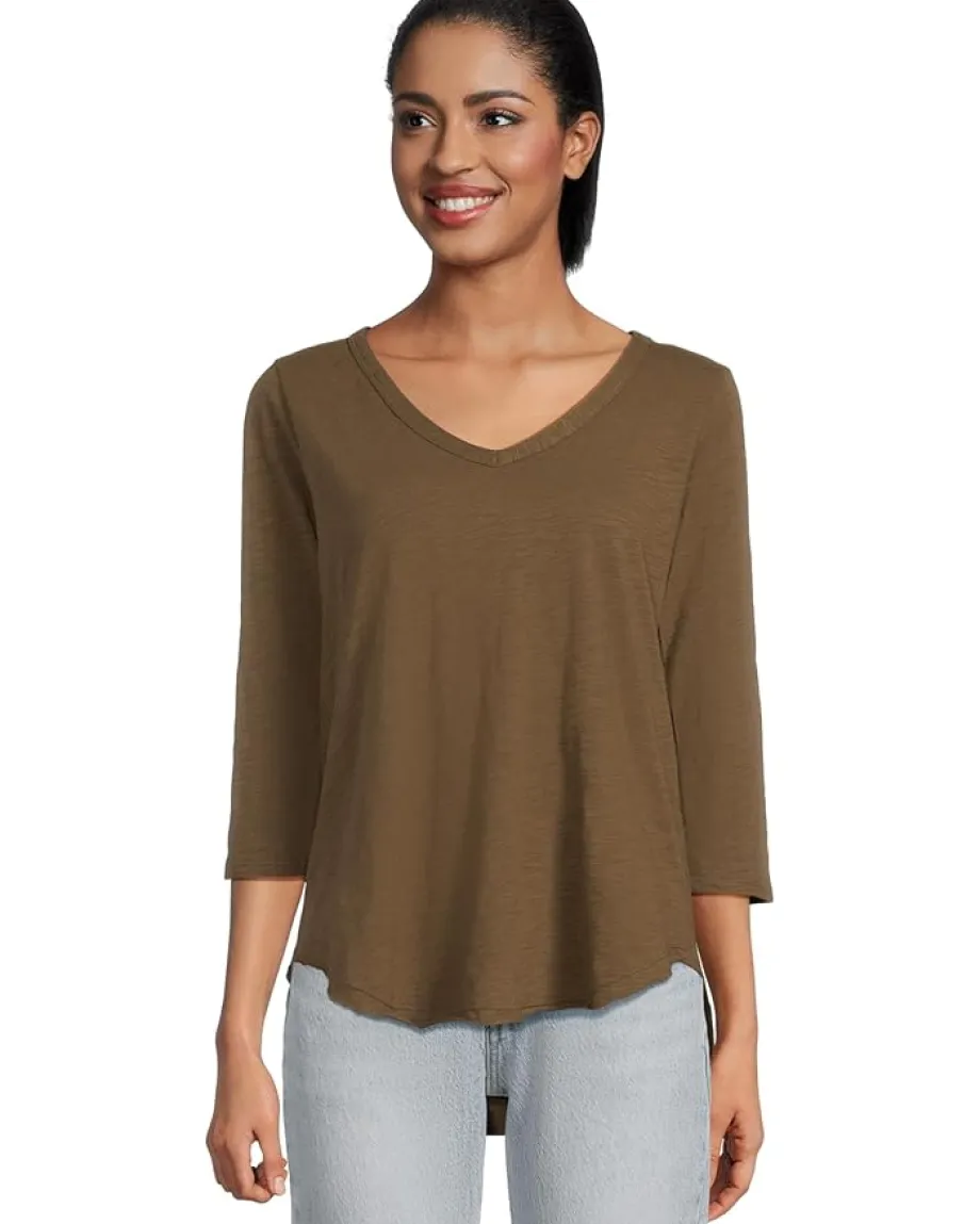 Mod-o-doc 3/4 Sleeve V-Neck Tee with Curved Hem Fern Hot