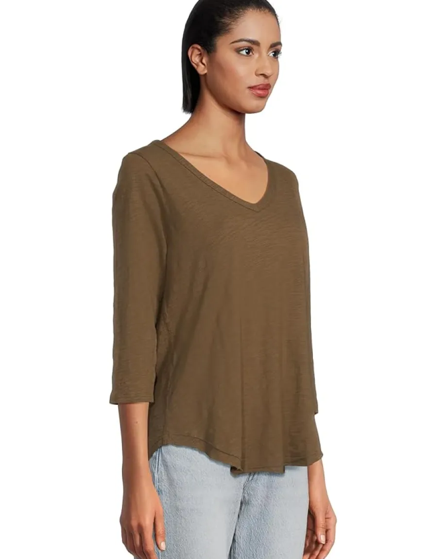 Mod-o-doc 3/4 Sleeve V-Neck Tee with Curved Hem Fern Hot