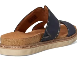 Women Clarks Arwell Walk