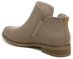 Women Dr. Scholl's Astir