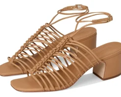 Women Bernardo Briga