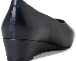 Trotters Denisse Navy Best