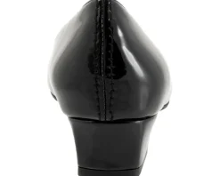 Women Trotters Doris