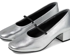 Women Seychelles Dusk to Dawn