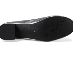 Women Seychelles Dusk to Dawn