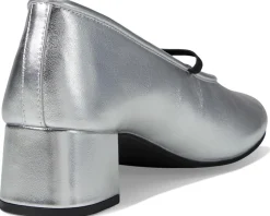 Women Seychelles Dusk to Dawn