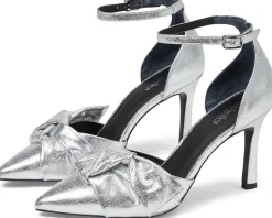 Women Seychelles First Dance