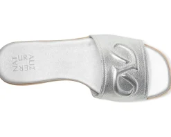 Women Naturalizer Genevieve