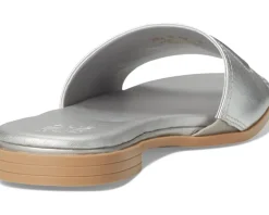 Women Naturalizer Genevieve