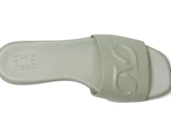 Women Naturalizer Genevieve