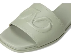 Women Naturalizer Genevieve