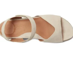 Gentle Souls by Kenneth Cole Jalleen Taupe Suede Hot