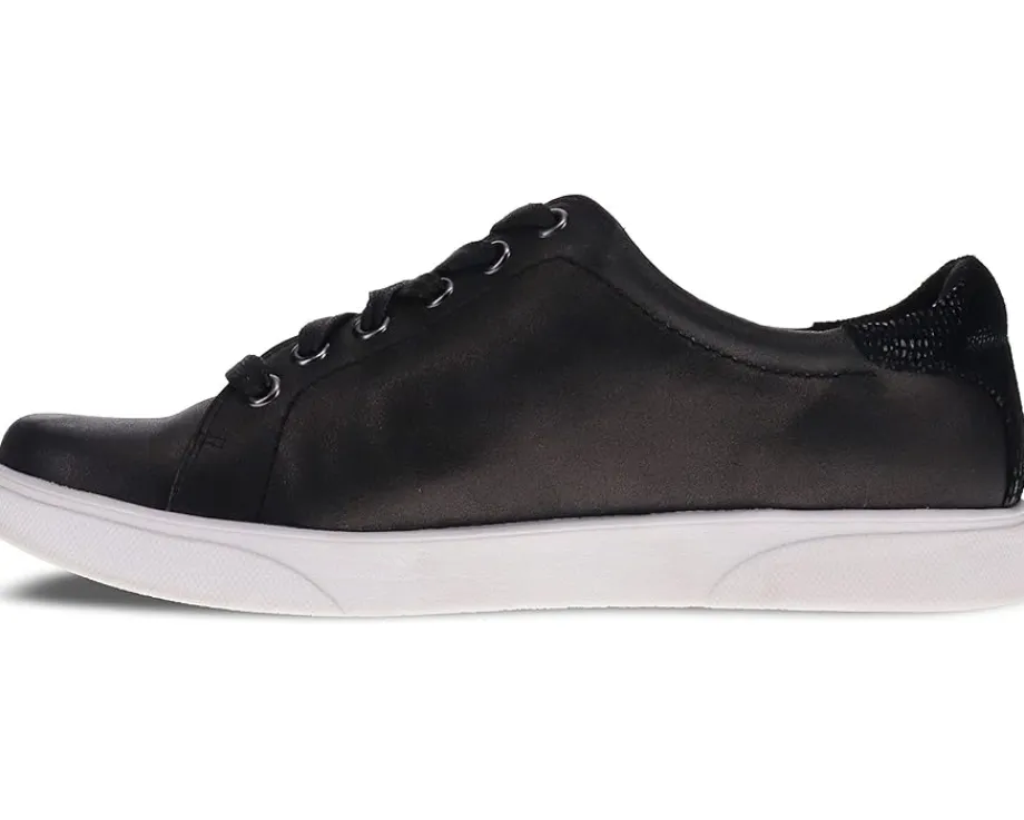 Women Revere Limoges