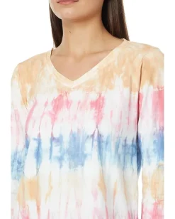 Women Mod-o-doc Long Sleeve V-Neck Tee with Curve Hem