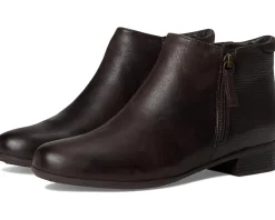 Women Trotters Major Embossed