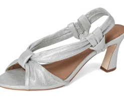 Women Bernardo Novah