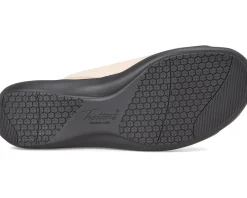 Women Trotters Ruthie Croco