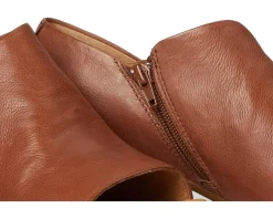 Born Sher Brown (Luggage) Hot