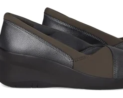 Women Clarks Suttyn Walk