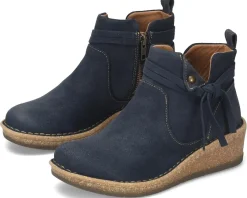 Born Vaughn Navy Outlet