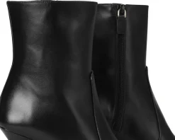 Women Stuart Weitzman Vinnie Zip Bootie 85