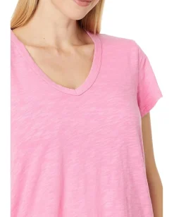 Women Mod-o-doc V-Neck Tee with Curved Hem