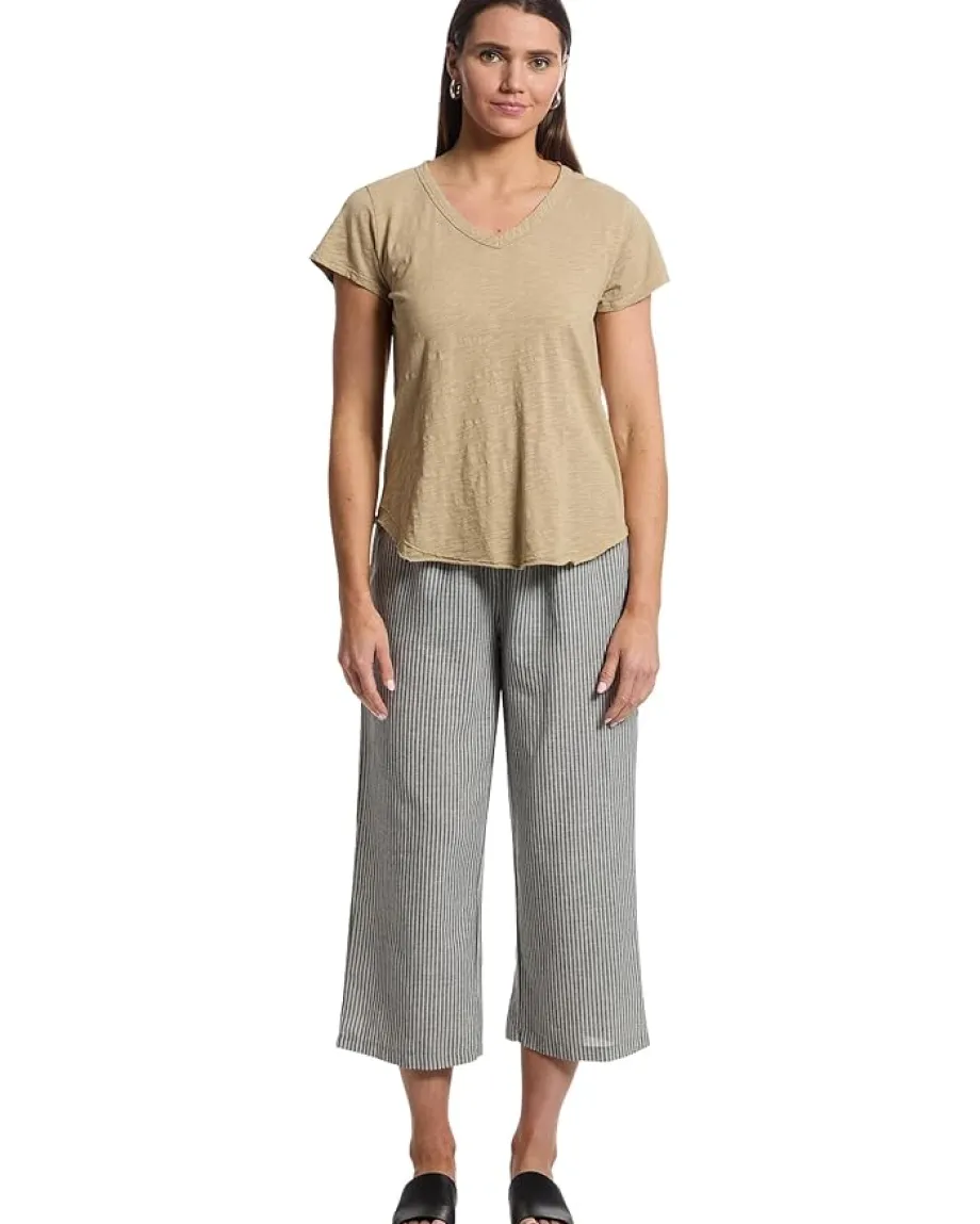 Women Mod-o-doc V-Neck Tee with Curved Hem