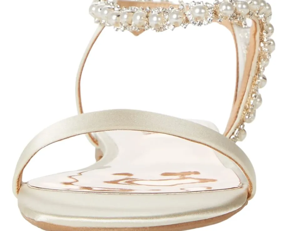 Badgley Mischka Women's Klare New