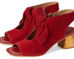 Bernardo Women's Lizzie New