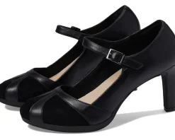 Women Clarks Women's Ambyr Light