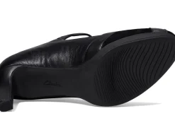 Women Clarks Women's Ambyr Light