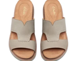Clarks Women's Arwell Walk Outlet