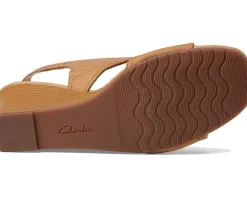 Women Clarks Women's Kyarra Aster