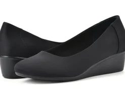 Women Cliffs by White Mountain Women's Boldness