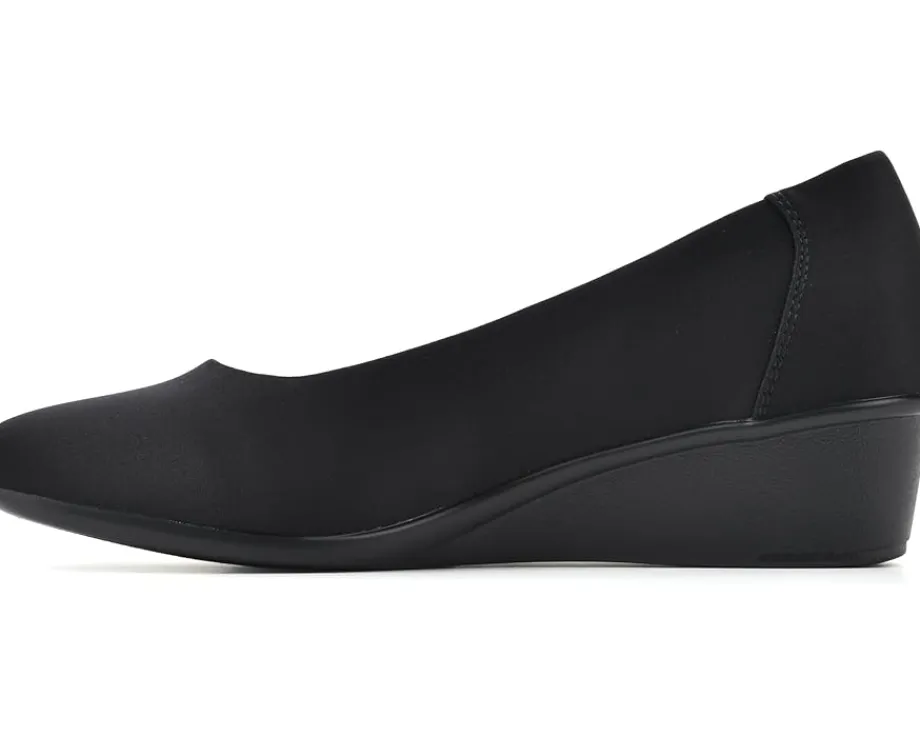 Women Cliffs by White Mountain Women's Boldness