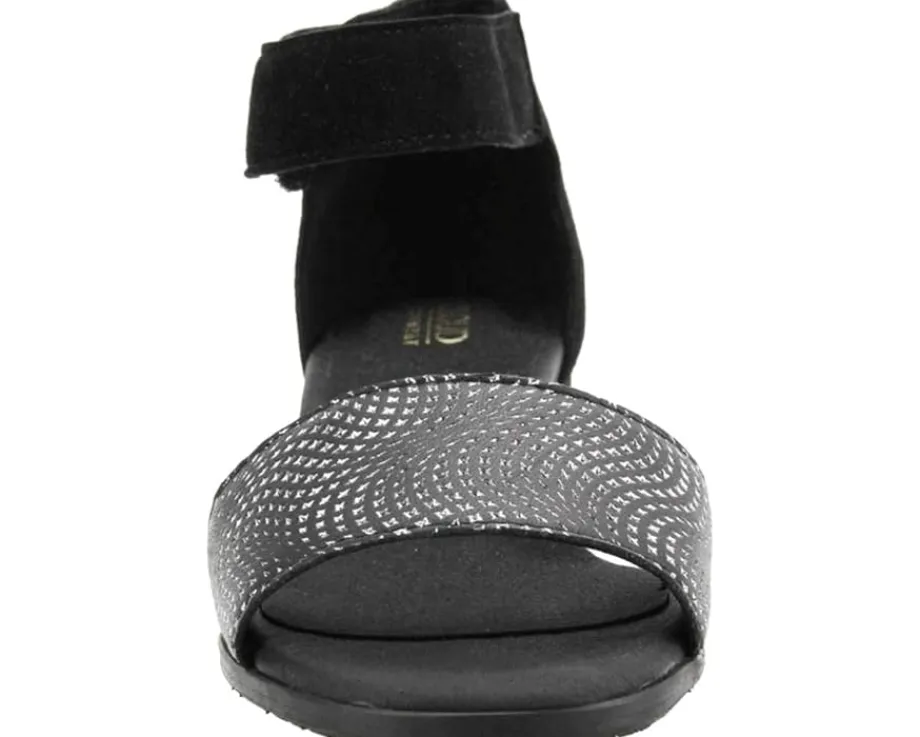 CLOUD Women's Kenzie Clearance