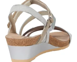 Women Naot Women's Hero