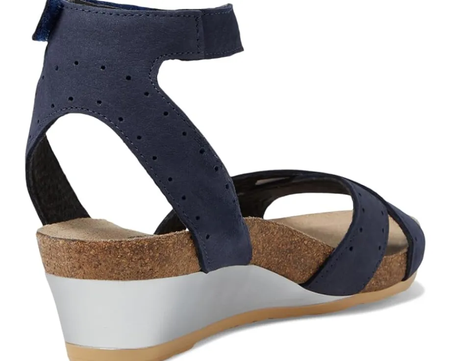 Women Naot Women's Wand