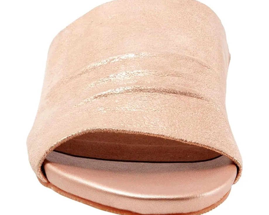 SoftWalk Women's Camano Clearance