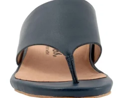 SoftWalk Women's Chandler Hot