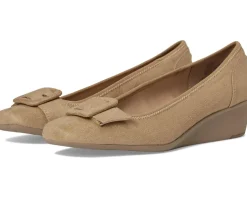 Anne Klein Wyatt Sand New