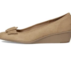 Anne Klein Wyatt Sand New