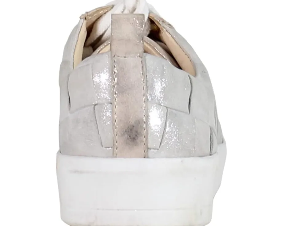 Women Diba True Yuli Ana